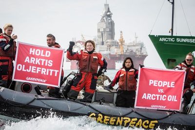 Greenpeace er blant organisasjonene som jobber for å få oljevirksomhet bort fra Arktis. Her fra en protest i Barentshavet, 