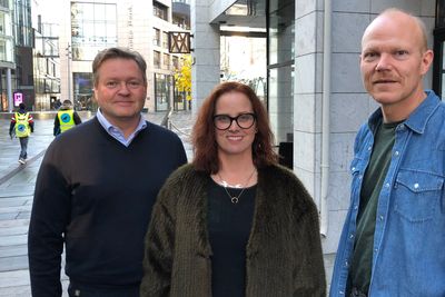 Fra venstre: Jørn Nygaard, country manager i Check Point Norge, Angelica Ramming-Gaden, Norges-sjef i VMware, og Arnfinn Strand, sikkerhetsingeniør i Check Point.