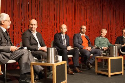 Tor Helge Lyngstøl (DSB), Asle Svanøe (Telenor), John-Eivind Velure (Nkom), Jan-Erik Hvidsten (Ice), Dag Wigum (Telia) og Hans Christian Pretorius (NSM) i paneldebatt om nødnettets fremtid.