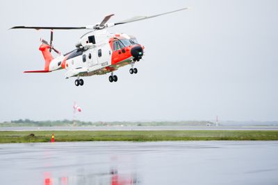 For 11 måneder siden var dette helikopteret for første gang på norgesbesøk. Dette er fortsatt det eneste flygbare AW101-helikopteret på Sola.