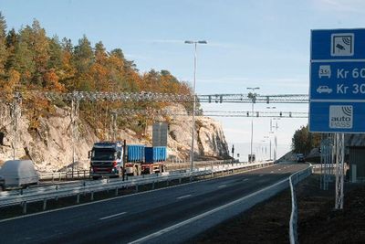 Tilsammen tre bomstasjoner på E18 i Aust-Agder er nå historie, fire år før opprinnelig plan.