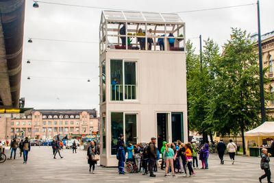 Tikku-prototypen som ble reist i Helsingfors tidligere i vinter består av tre moduler som stables oppå hverandre. Bygningen blir da rundt 9,5 meter høy.