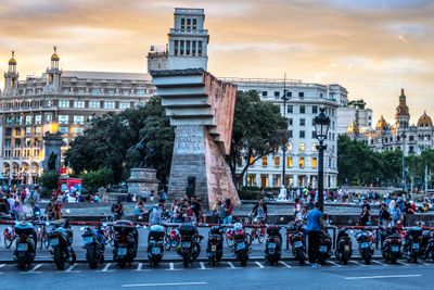 Barcelona skal bytte ut Windows med Linux. Her fra
Plaça de Catalunya. Illustrasjonsfoto.