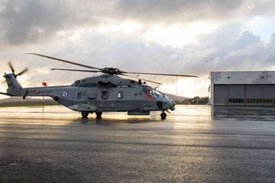 Første helikopterlanding med NH90 på Haakonsvern orlogsstasjons nye helikopterbase.