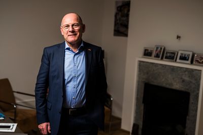 Winfried Hermann er transportminister i Baden-Württemberg. Nylig ledet han en tysk delegasjon på besøk i Norge for å lære hvordan vi har jobbet med å elektrifisere bilparken.