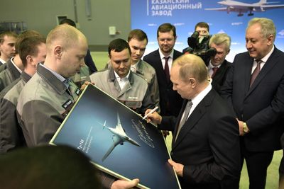 Russlands president Vladimir Putin var til stede under jomfruferden med Tu-160M2.