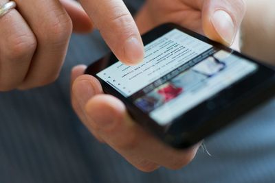 Det skal svært lite til for å krasje meldingsapper i iOS, ja til og med hjemskjermen. Apple kommer trolig med en feilfiks om ikke så lenge.