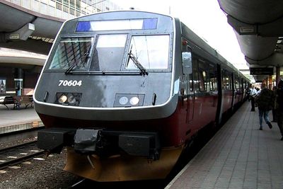 Intercity-satsingen med dobbeltspor og kortere reisetid mellom byene på det sentrale Østlandet må skyves flere år fram i tid, mener Bane Nor i et dokument som blir lagt fram mandag.