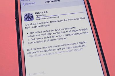Ved å oppdatere iOS til versjon 11.2.6, blir den omtalte feilen fjernet fra operativsystemet.