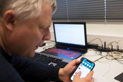 Morten Tollefsen er frustrert over apper som er håpløse å bruke med skjermleser. 