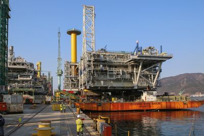 Oljeinvesteringene er ventet å øke i 2018, det er første gang på tre år. Bildet viser prosessplattformen til Johan Sverdrup-utbyggingen, som det til sammen investeres 88 milliarder kroner i.