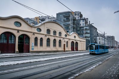 Det gjenoppbygde trelastlageret er en del av De nye Grønlandskvartalene i Oslo.