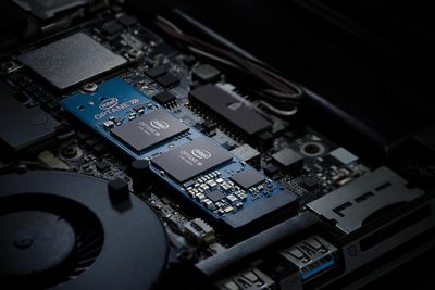 Intel Optane SSD 800P.