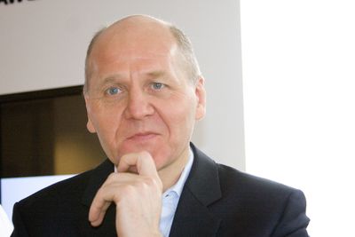 – Etableringen av dette partnerskapet er i tråd med vår uttrykte strategi om å fokusere vår satsing på finansielle tjenester i fremvoksende markeder. Jeg er svært forventningsfull til hvilke muligheter dette partnerskapet vil tilføre Telenor Microfinance Bank i tiden som kommer, sier konsernsjef Sigve Brekke i Telenor.