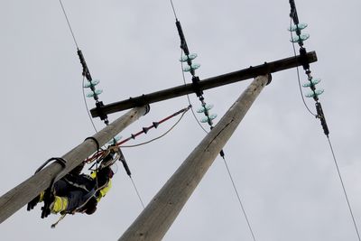 Nettselskap med færre enn 30.000 abonnenter må få unntak fra endringene i energiloven, mener et flertall på Stortinget. Illustrasjonsbilde fra Minnesund.