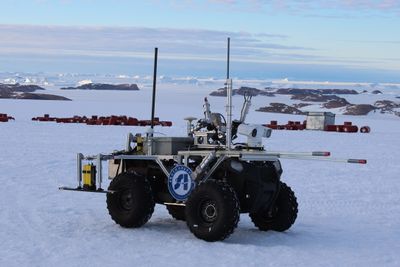 Den kinesisk-utviklede roboten har radar for å oppdage bresprekker.