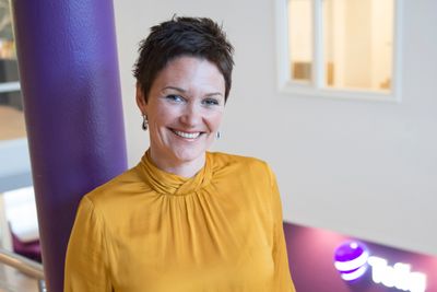 Leder for privatmarkedet i Telia, Kjersti Jamne, lover at selskapet skal strekke seg langt for at Chess-kundene skal være like fornøyde som i dag.