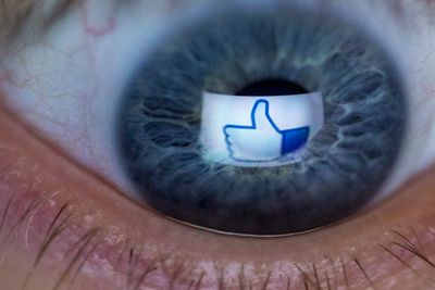 Onsdag ble det kjent at opptil 87 millioner Facebook-brukere, langt flere enn tidligere antatt, kan ha blitt berørt av Cambridge Analytica-skandalen. Illustrasjonsbilde.