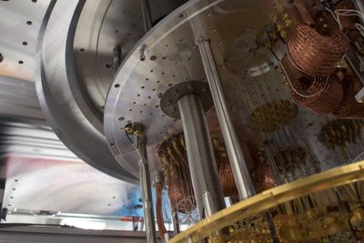 IBM er blant selskapene som forsker på kvantedatamaskiner. Bildet, som er fra 2017, viser innmaten i IBM Q-kvantedatamaskinen.