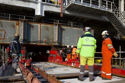 Petroleumsbransjen vil trolig trenge etterfylling, men antall søkere går ned.