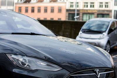 Eieren av en Model S 85D tapte garantisaken mot Tesla i Norge etter at bilen gikk tom for strøm.