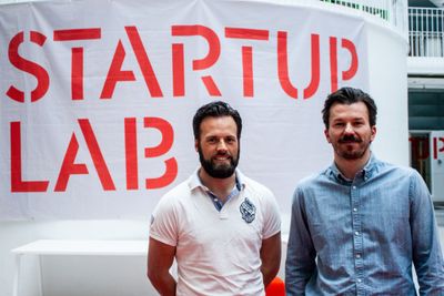 Espen Davidsen og Bertil Helseth fra oppstartsbedriften Intelecy utenfor Startuplab i Oslo.