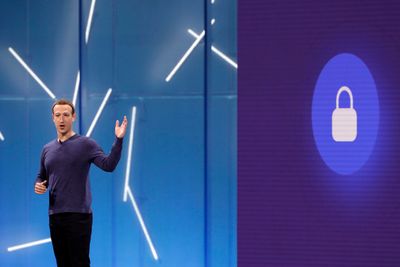 Facebook-sjef Mark Zuckerberg fotografert under en lansering i San Jose tirsdag.