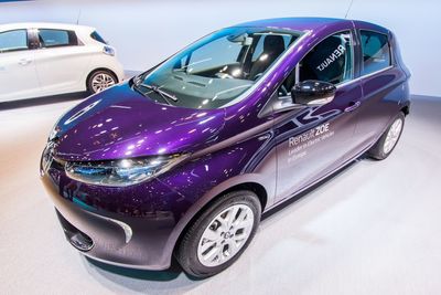 Renault Zoe kommer med litt mer motorkraft og en ny farge i 2018.