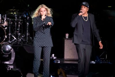 Beyoncé og ektemannen Jay Z. Sistnevnte eier strømmeselskapet Tidal og kona er medeier.