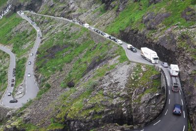 En 11 kilometer lang strekning på Trollstigplatået er helt uten mobildekning. Det skaper problemer hver gang det skjer uhell eller ulykker på den kjente turistvegen. 