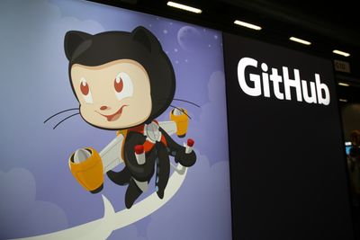 Github er verdens største vertstjeneste for kildekode og brukes av flere millioner for å arkivere og dele det som i stor grad er åpen kildekode. Nå vil organisasjonen Software freedom conservancy at andre skal gjøre som dem og slutte å bruke Github.