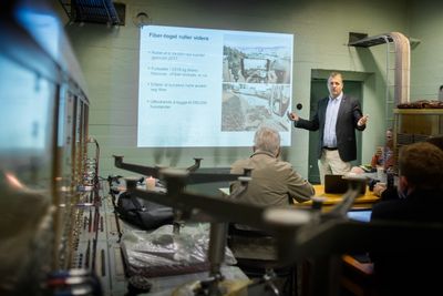 Moderniseringsdirektør Arne Quist Christensen i Telenor satser alt på fiber, men også de som bare kan få mobilt bredbånd skal få et bedre produkt.