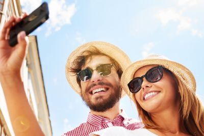 Obligatoriske selfier må til, men er du uheldig med din operatørs gjestingspartner, kan du måtte laste dem opp via wifi-nettet på hotellrommet.