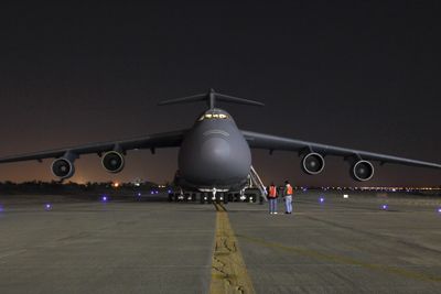 Et C-5A, som til vanlig er stasjonert på Stewart Air National Guard Base, har landet på Lockheed Martin-fabrikken for å få utført tungt vedlikehold.