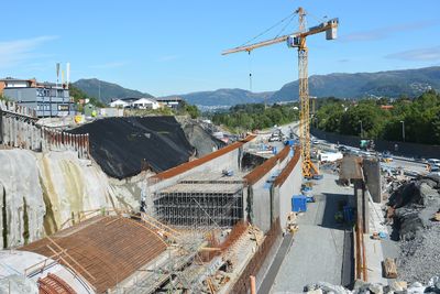 Konstruksjonen ved nordenden av Råtunnelen på Nordås, retning mot Bergen sentrum.