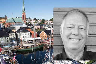 Under Arendalsuka er det flere hundre forskjellige stands fra forskjellige politiske partier, organisasjoner osv som har samlet seg i Arendal sentrum.