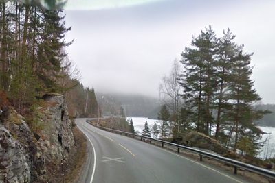  Her skal det bli veibredde på 8,5 m, bedre kurvatur med 6 maksimalt seks prosent stigning. Foto: Google Maps