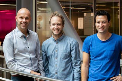 Sverre Dale Moen (daglig leder), Sigbjørn Kolberg (sjef for fastvare-utvikling) og Matthieu Lacolle (teknologisjef) fra Oslo-selskapet Sensibel.