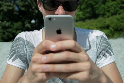 Apple iPhone er blant enheten som kan stoppes eller startes på nytt ved bare å lokke brukere til å åpne en webside med en spesiell, men enkel kombinasjon av CSS og HTML.