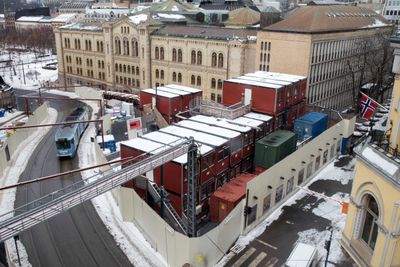 Oppgraderingen av Wessels plass ved Stortinget blir langt dyrere enn tidligere antatt, ifølge Aftenposten.