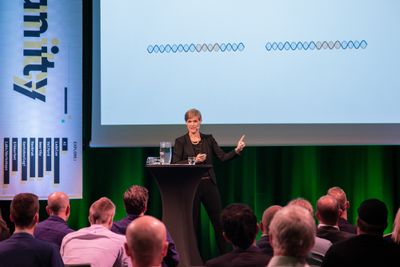 Molekylærbiolog og seniorrådgiver i Bioteknologirådet, Sigrid Bratlie, mener CRISPR-teknologi gjør det mulig å sterilisere hunnmygg slik at de ikke kan reprodusere seg, og på den måten ikke spre malaria-viruset. 