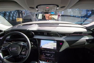 Om biler skal få full pott i Euro NCAP sine tester fremover må de ha fysiske knapper, ikke bare skjerm som dagens moderne biler. 