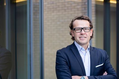Altibox-sjef Thomas Skjelbred rapporterer om redusert kundefrafall blant kunder som har tatt i bruk selskapets nye dekoder.