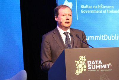 Roberto Viola leder avdelingen som er ansvarlig for EUs politikk angående blant annet det digitale indre marked. Her under Data Summit Dublin i september i år.