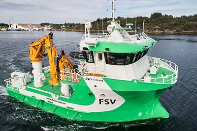 FSV Group har fått levert hybridbåten Multi Innovator fra Vard. De venter med å bli helelektriske til batteriene er blitt bedre.