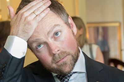 Næringsminister Torbjørn Røe Isaksen er den andre statsråden på kort tid som ber om å få undersøkt habiliteten sin mot aktører i telesektoren.