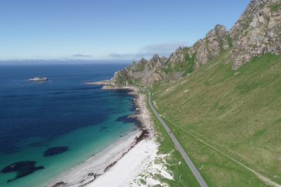 Den aktuelle vegstrekningen på Andøya er en vakker og populær turiststrekning, men er samtidig svært rasutsatt.