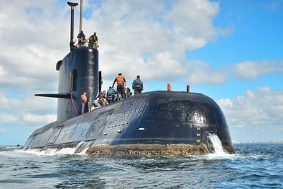 Arkivfoto av den savnede ubåten som forsvant i november i fjor med et mannskap på 44 om bord. Nå er fartøyet funnet på 800 meters dyp utenfor kysten av Argentina, utenfor halvøya Valdes.