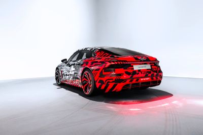 Audi E-Tron GT-konseptet vises i Los Angeles.