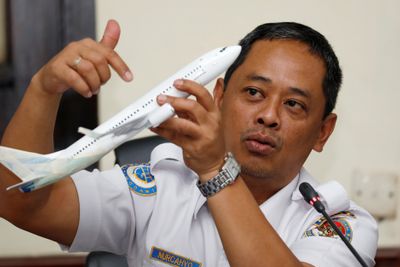 Nurcahyo Utomo, som leder undersøkelsen av Lion Air-ulykken, la fram KNKTs foreløpig rapport onsdag.